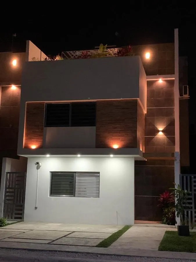 Casa Amplia Con Alberca Y Roof Garden contacts